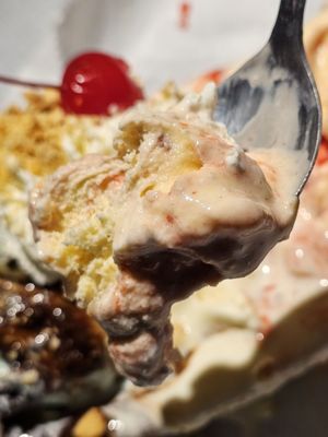 Pop's Ice Cream & Soda Bar by null