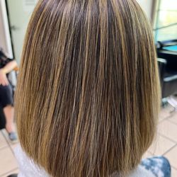 D'Right Cut Hair & Nails Studio