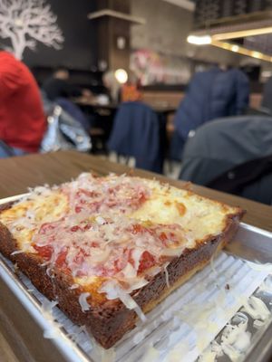 Descendant Detroit Style Pizza by null