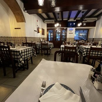 Bessa - Interior - Restaurants Near Me - Lisbon, 11