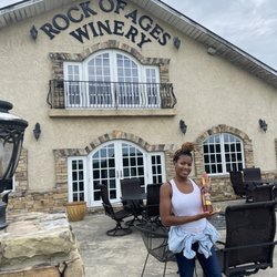 Rock of Ages Winery & Vineyard - On the outside balcony