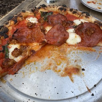 Roberta's - Bee Sting - Pizza Near Me - Culver City, California