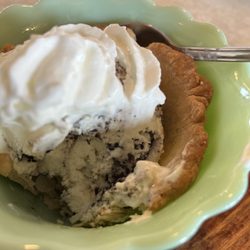 Papaw's Kookies & Kream Ice Cream Parlor - Ice cream pie
