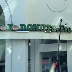 YoYo Donuts