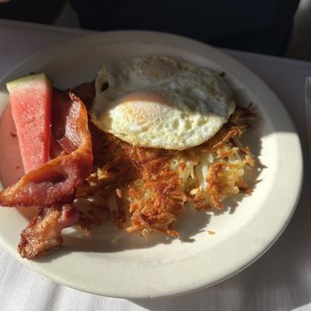 Murphy's Hotel Restaurant - Murphy's Hotel breakfast - American Near Me - Murphys, California