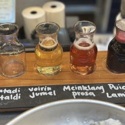 Mangata Wine & Raw Bar - Flight of bubbles