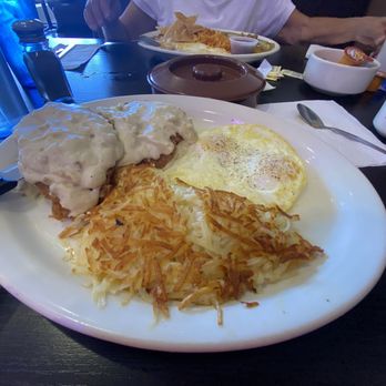 Cafe Amri - Chicken Chicken Fried Steak and Eggs - Breakfast & Brunch Near Me - Oxnard, California