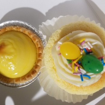 Supermoon Japanese Style Cheesecakes - Like me and barbie. 2 little tarts. - Desserts Near Me - Mississauga, Ontario
