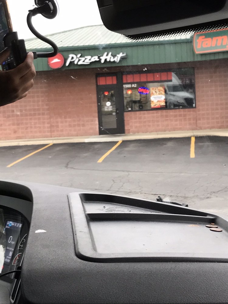 PIZZA HUT Updated July 2024 1500 N Main St, Findlay, Ohio Chicken