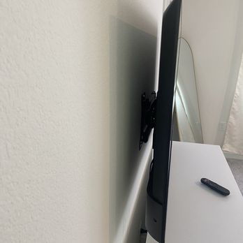 Maks Handyman - 55" TV primary bedroom - Handyman Near Me Maks Handyman - 55" TV primary bedroom - Handyman Near Me