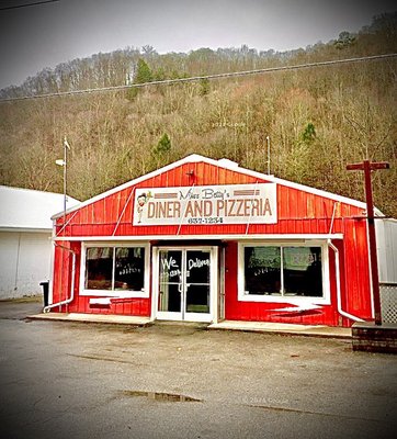 Miss Betty’s Diner and Pizzeria by null