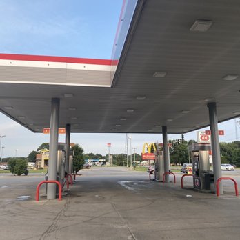 Doublebee's - Eight pumps in a spacious lot. - Gas Stations Near Me - Lonoke, Arkansas Doublebee's - Eight pumps in a spacious lot. - Gas Stations Near Me - Lonoke, Arkansas
