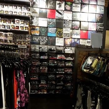 Hot Topic - Equine comix not found - Accessories Near Me - Overland Park, Kansas Hot Topic - Equine comix not found - Accessories Near Me - Overland Park, Kansas