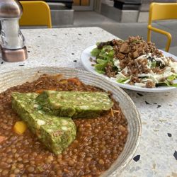 Wrenkh & Wiener Kochsalon - Lentil Gulash with Yuba (front) and "Glückssalad" (back)