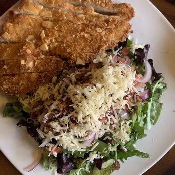 1808 American Bistro - Almond Chicken Salad - New American Near Me - Delaware, Ohio