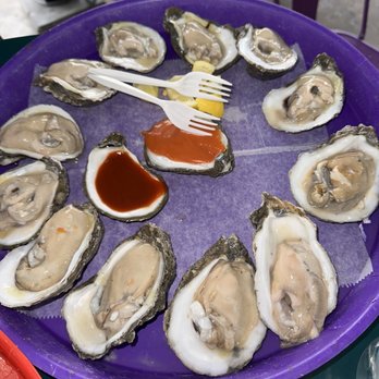 J's Seafood Dock - Fresh shucked oysters - Seafood Near Me - New Orleans, Louisiana J's Seafood Dock - Fresh shucked oysters - Seafood Near Me - New Orleans, Louisiana