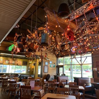 Razzoo's Cajun Cafe - inside - Cajun/Creole Near Me - Fort Worth, Texas