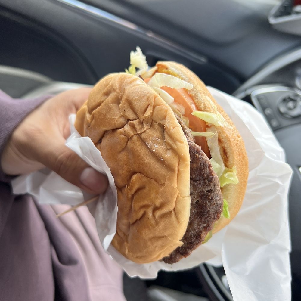Fred's Corner Grille - My boyfriend got the burger and he said it was pretty good, so i had to take a bite to confirm and yeah it was alright nothing crazy tho - Burgers Near Me - Vernon, Texas
