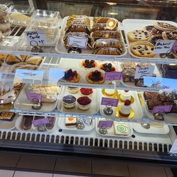 Rolling Pin Bake Shop - Display - Bakeries Near Me - Fitchburg, Wisconsin Rolling Pin Bake Shop - Display - Bakeries Near Me - Fitchburg, Wisconsin