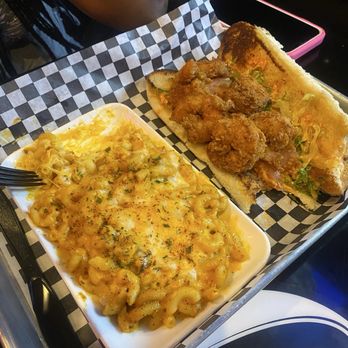 Cali Kitchen and Bar - Shrimp Po Boy and Mac and Cheese - Cajun/Creole Near Me - Houston, Texas Cali Kitchen and Bar - Shrimp Po Boy and Mac and Cheese - Cajun/Creole Near Me - Houston, Texas