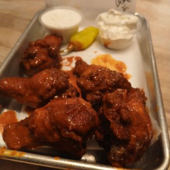 Thunderbolt Pizza - Wings - Pizza Near Me - Long Beach, California
