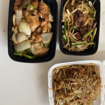 Red Lantern - Chicken Chow Mein 4/5, Fish with Black Bean Sauce 3/5 and Mongolian Beef 2/5 - Chinese Near Me - Brea, California