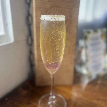 The Bee & the Biscuit - Lavender Honey Mimosa - Breakfast & Brunch Near Me - Virginia Beach, Virginia