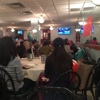 Queens Seafood Restaurant - It's a busy late Sunday dinner night! - Seafood Near Me - Elmhurst, New York Queens Seafood Restaurant - It's a busy late Sunday dinner night! - Seafood Near Me - Elmhurst, New York