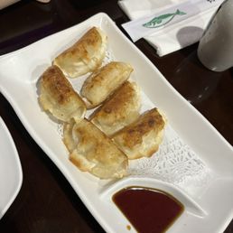 6 Seafood Gyoza