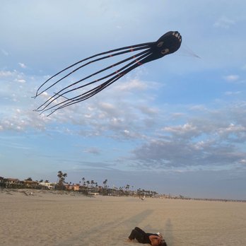 Seal Beach - Huge octopus kite above- 26 ft. - Beaches Near Me - Seal Beach, California