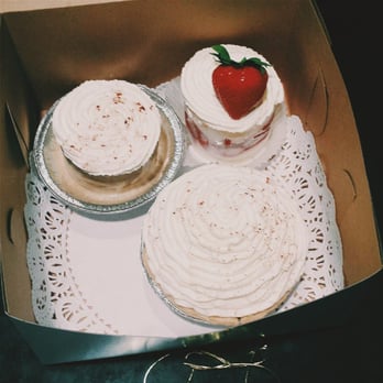 Perfectly Sweet - Tres Leches, Strawberry Shortcake (vanilla), and Banana Cream Pie - Bakeries Near Me - Alhambra, California