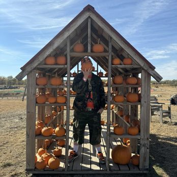 A & H Farm - pumpkin house - Farmers Market Near Me - Manhattan, Kansas