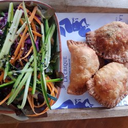 La Crique - Empanadas de saint jacques sauce aux champignons (recette préparée par un chilien et venant de sa mère)