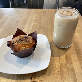 Old World Coffee Roasters - Vanilla Lavender Latte & Blueberry Muffin - Coffee & Tea Near Me - Reno, Nevada