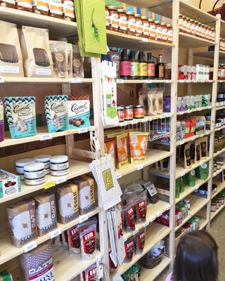 Olive del Mondo: Olive Oils, Vinegars & Vegan Mini Mart by null