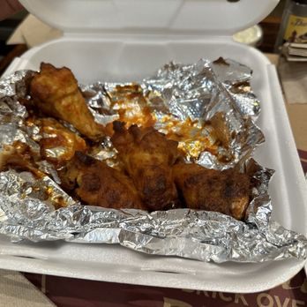 Burattino Brick Oven Pizza - Half of the Buffalo wings - Pizza Near Me - Carson, California