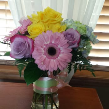Rosemary's Heritage Flowers - What was actually delivered - Florists Near Me - Crown Point, Indiana Rosemary's Heritage Flowers - What was actually delivered - Florists Near Me - Crown Point, Indiana