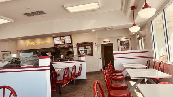 In-N-Out Burger by null