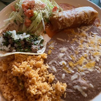 Calaveras Mexican Restaurant - Taco tamale and sopes combo - Mexican Near Me - Portland, Oregon