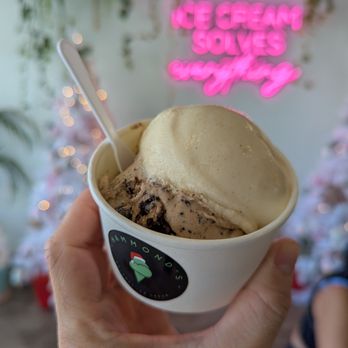 Hammond's Gourmet Ice Cream - Jack Daniel's Eggnog and Vietnamese Coffee Caramel Oreo - Ice Cream & Frozen Yogurt Near Me - Honolulu, Hawaii Hammond's Gourmet Ice Cream - Jack Daniel's Eggnog and Vietnamese Coffee Caramel Oreo - Ice Cream & Frozen Yogurt Near Me - Honolulu, Hawaii