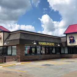 Braum's Ice Cream & Dairy Stores - Store front