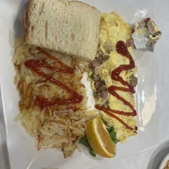 Sunflower Cafe - Ham and cheese omelette - Breakfast & Brunch Near Me - Renton, Washington