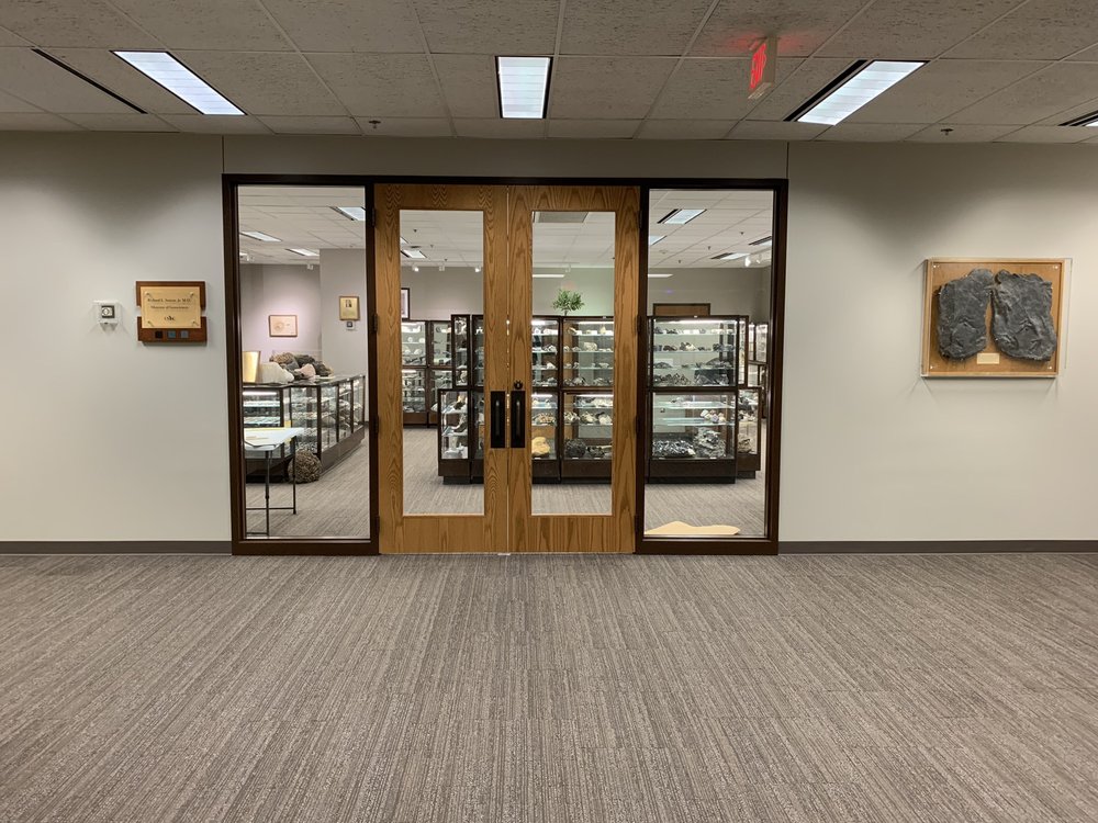 MILLER NICHOLS LIBRARY Updated October 2024 800 E 51st St, Kansas