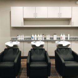 Salon 14 North