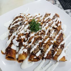 Tacos Carmelitas Parientes - Enchiladas
