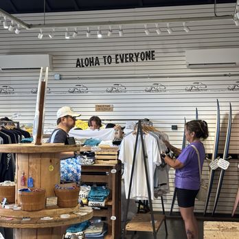 Snoopy’s Surf Shop - Surf Shop Near Me - Honolulu, Hawaii Snoopy’s Surf Shop - Surf Shop Near Me - Honolulu, Hawaii