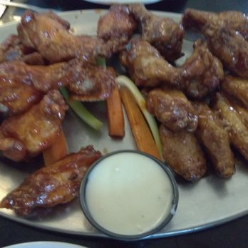 Jake's On Main - Wings - Pubs Near Me - Unionville, Ontario