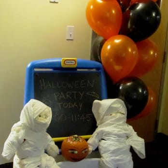 Asia Pacific Language School - Halloween celebration - progressive station crafts and treat-sharing - Language Schools Near Me - Bellevue, Washington