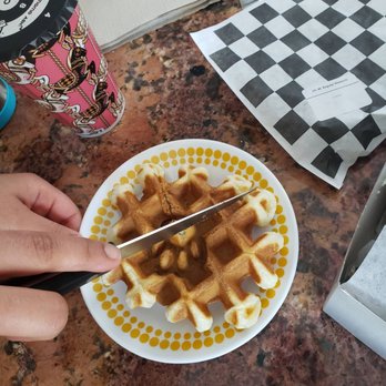 Momo Ashi - Paw-tastic, with a milk tea on the side - Bubble Tea Near Me - Bayside, New York
