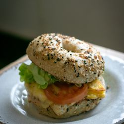 Story Maui - Breakfast bagel